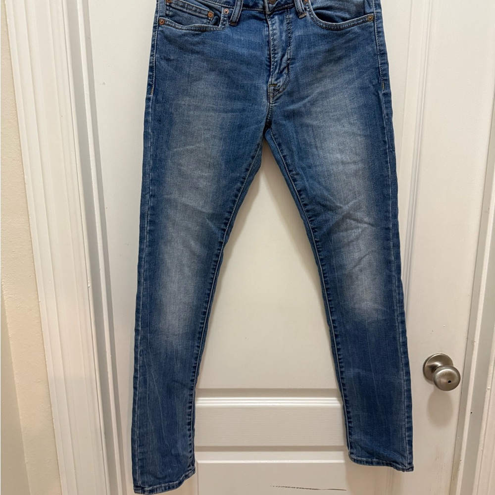 American Eagle Outfitters Slim Fit Blue Jeans.  Slim Taper, extreme flex, 29x30